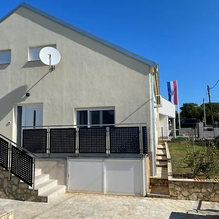 Da Crib Hotel 3*